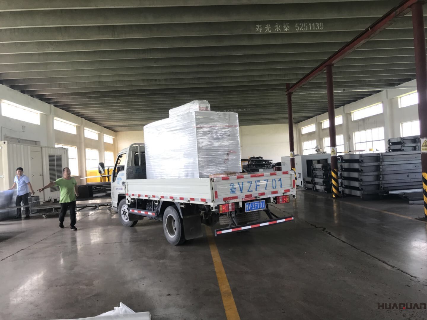 7月6日一臺HQ2QF標(biāo)配汽油一體機由華全順利發(fā)往甘肅省