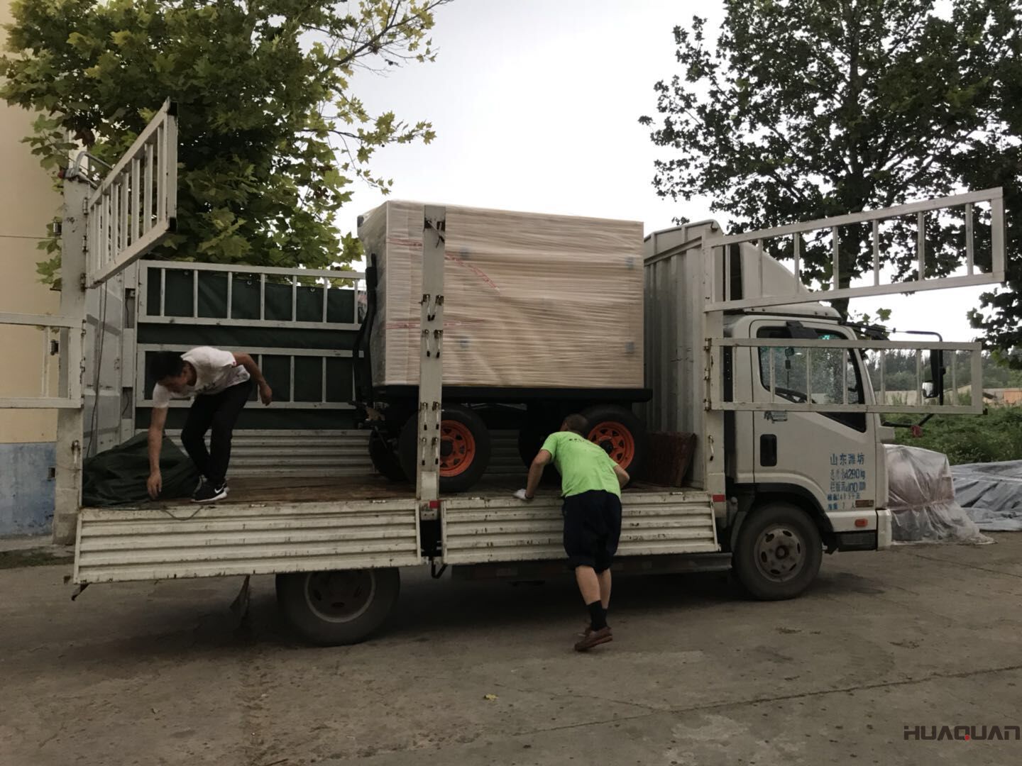 一臺HQ5GF靜音箱柴油一體機(jī)于7月6日發(fā)往天津市