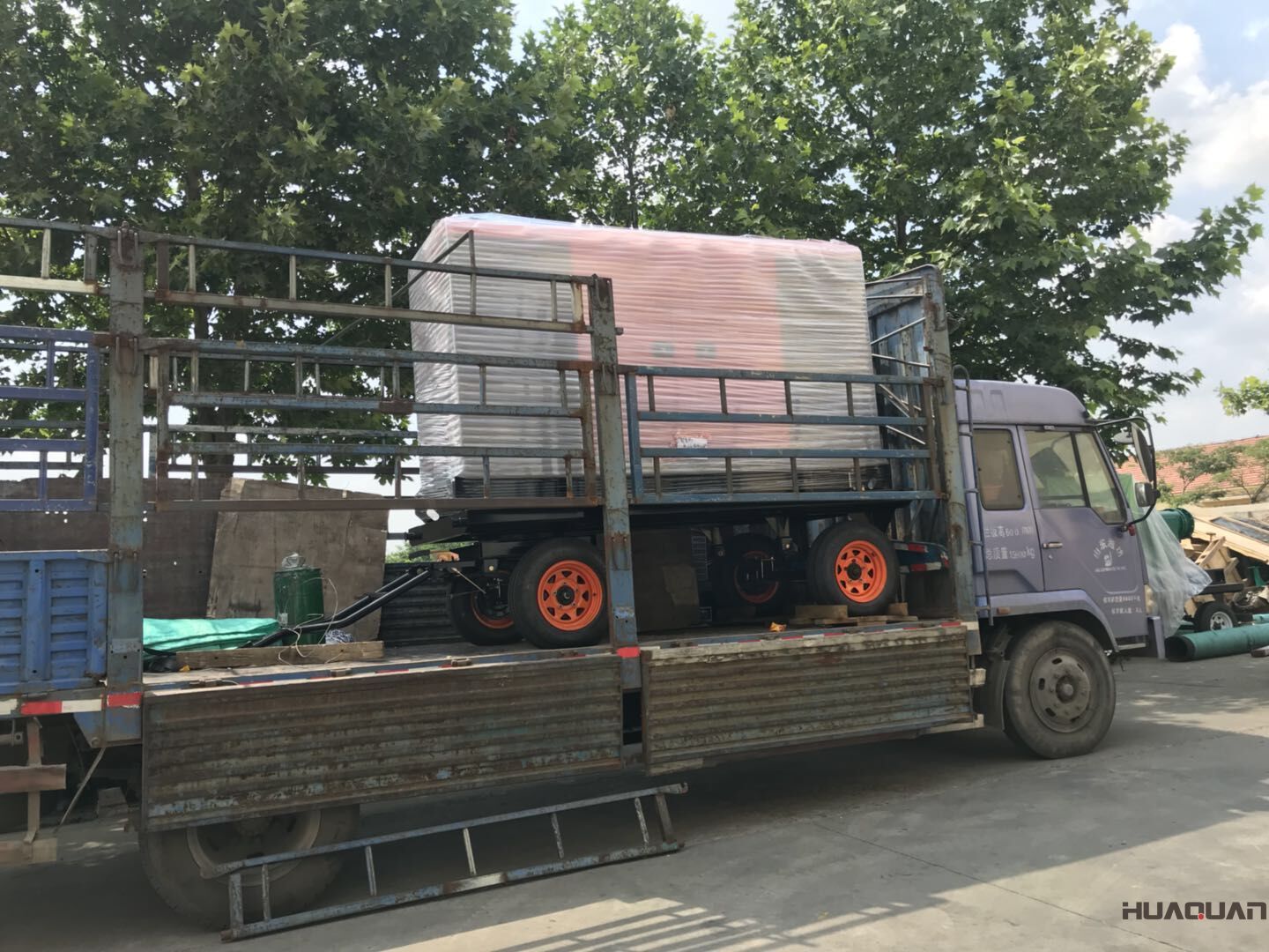 7月28號一臺150kw移動靜音型柴油發電機組發往上海