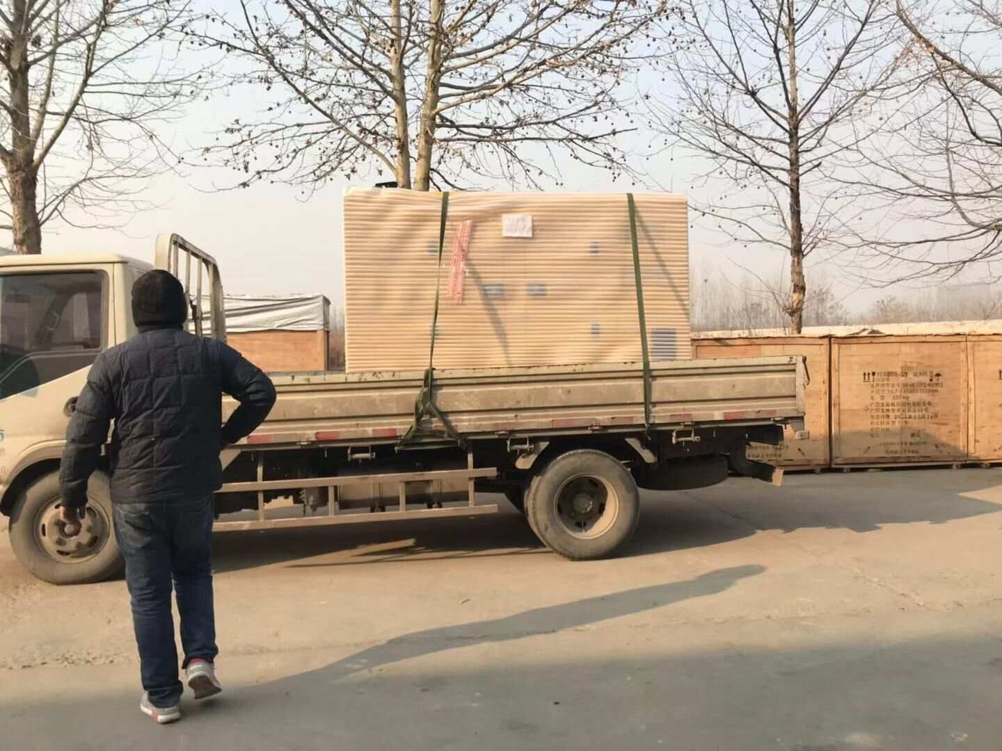 1月3日，王先生從華全動力采購的50kw靜音箱柴油發電機組順利的發往河北省
